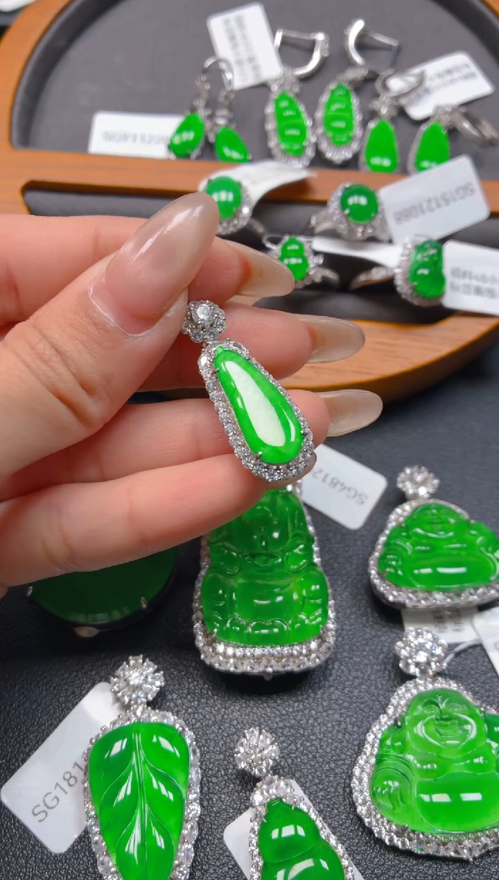 银S925镶嵌翡翠耳饰1