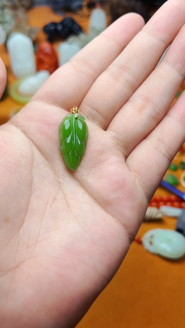 【闪购商品】和田玉颈饰18K金镶嵌叶子