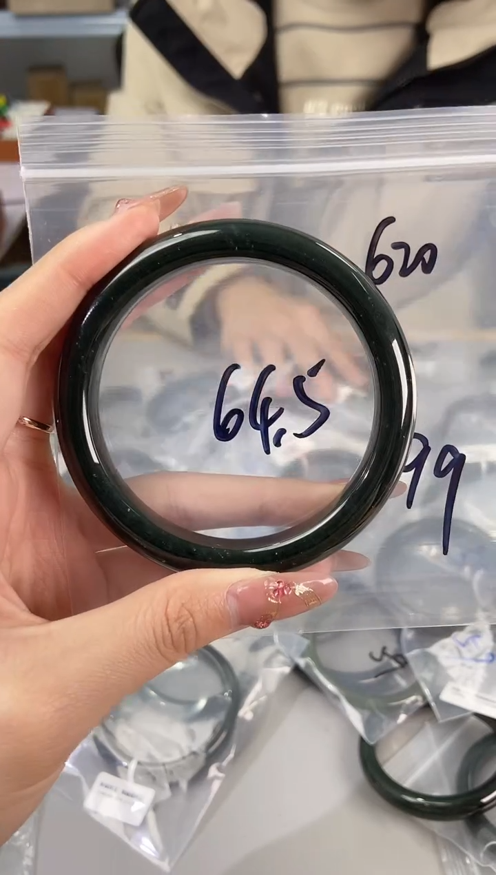 【闪购商品】和田玉手镯未镶嵌和田玉620