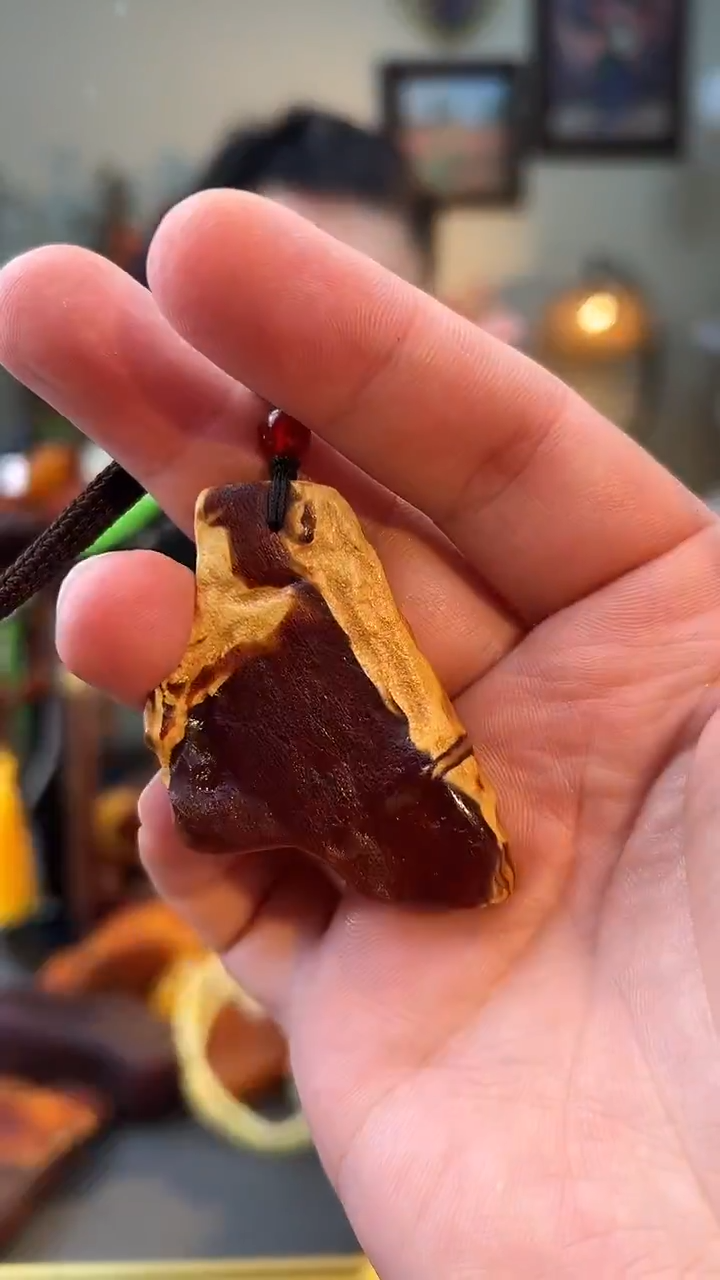 琥珀颈饰未镶嵌吊坠