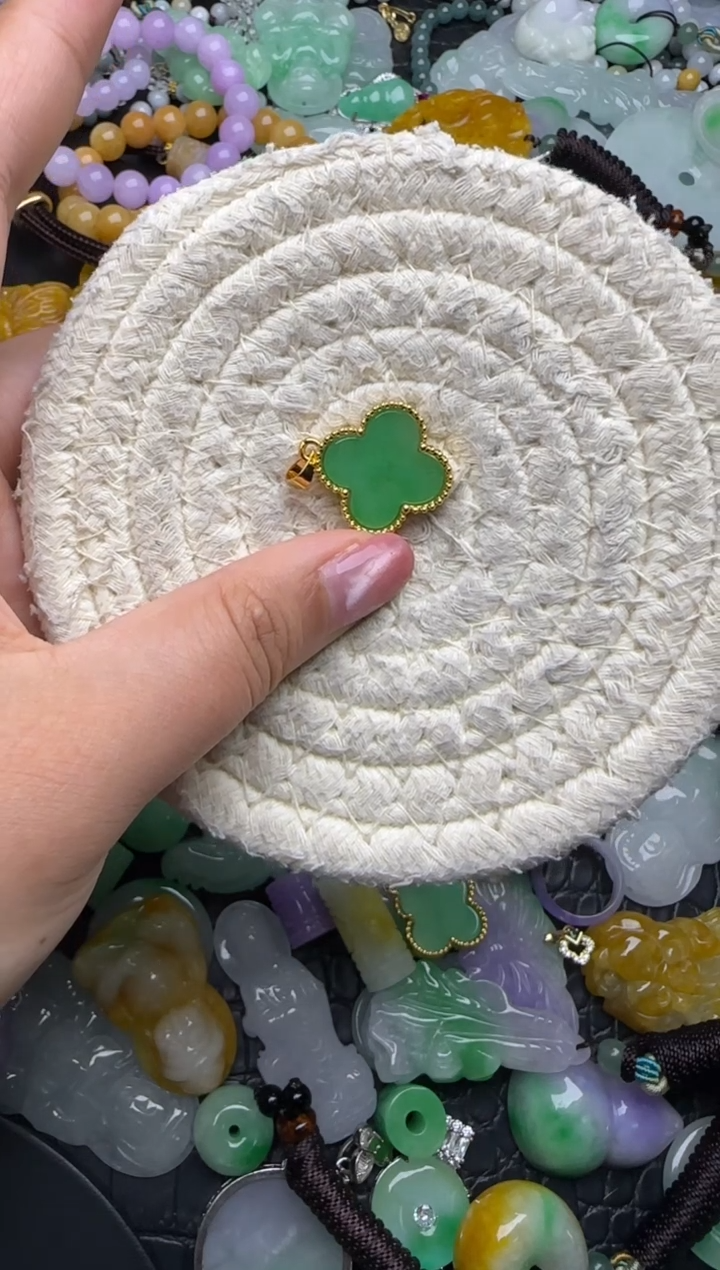 颈饰未镶嵌翡翠天然缅甸翡翠吊坠