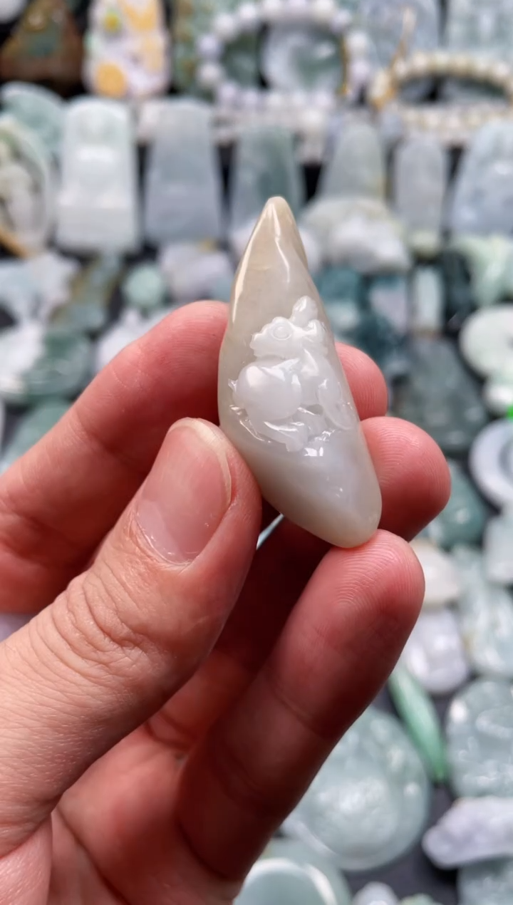 翡翠未镶嵌颈饰天然翡翠a货