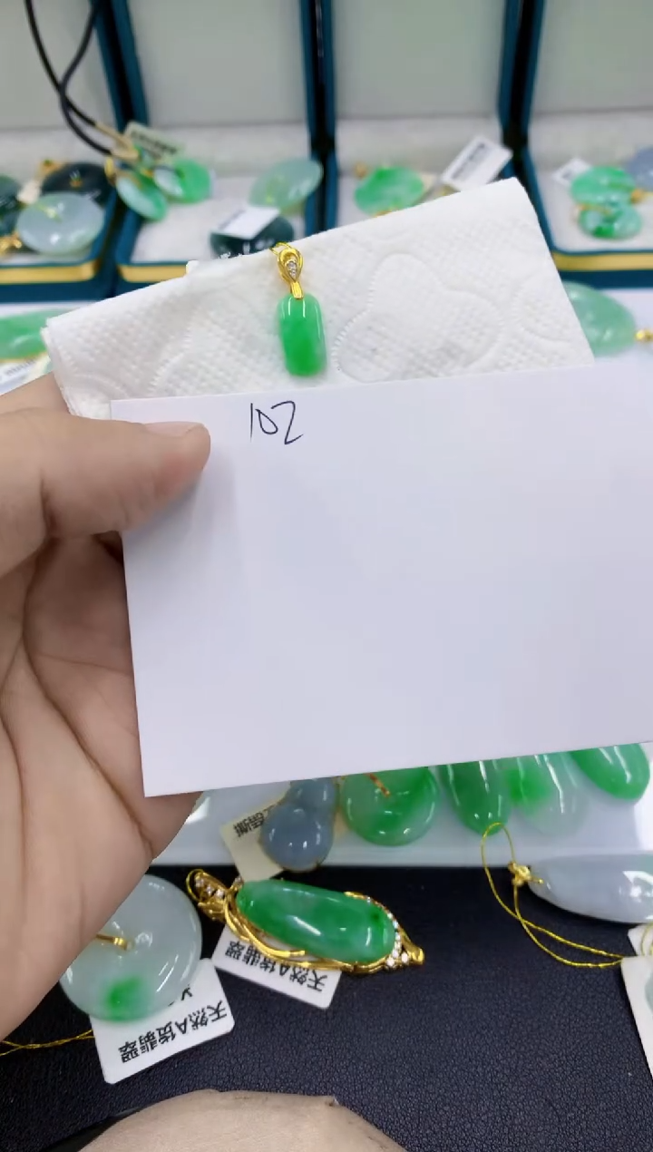 颈饰未镶嵌翡翠11111111