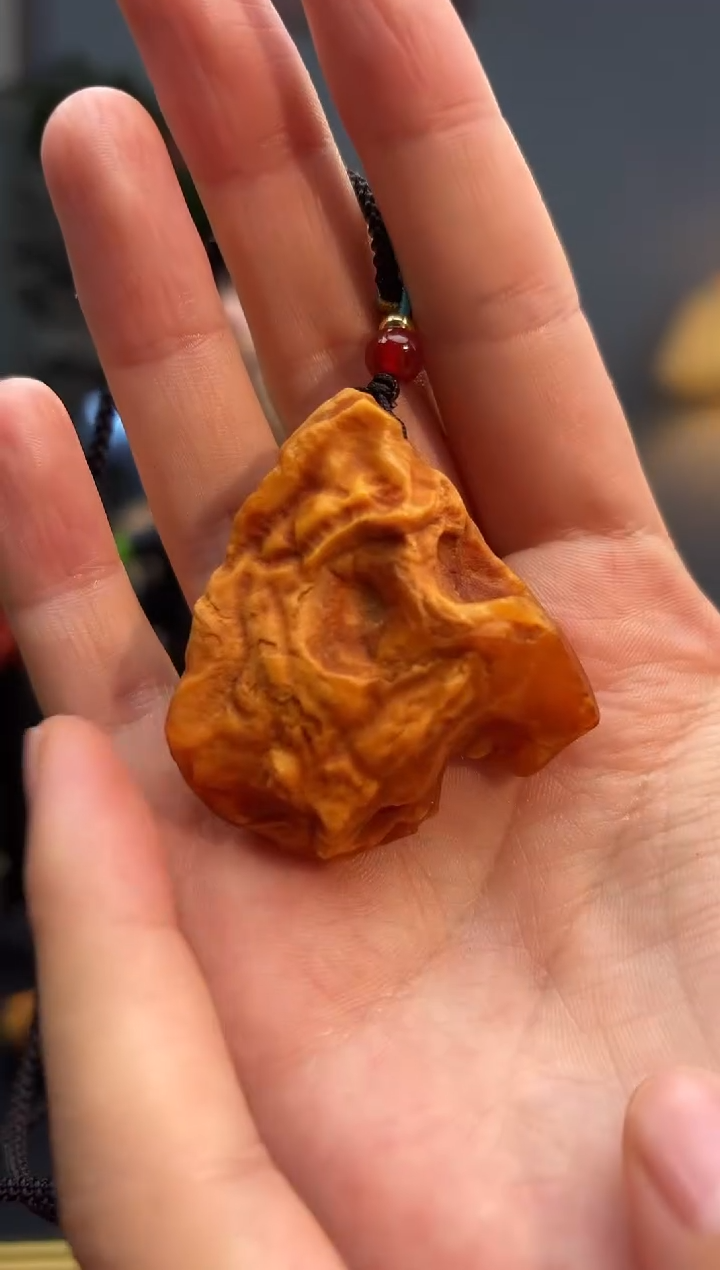 琥珀颈饰未镶嵌吊坠