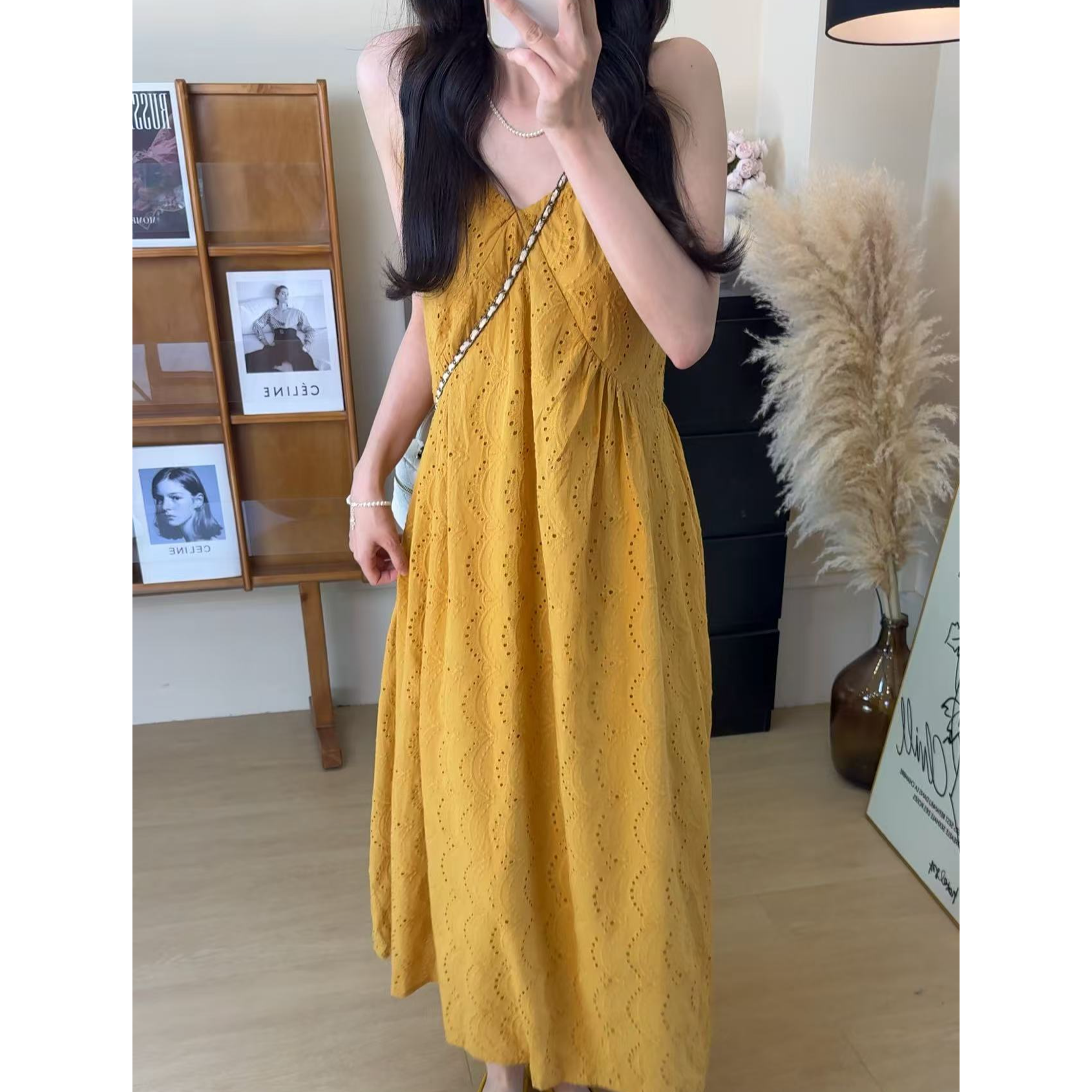 法式刺绣镂空复古连衣裙女2025夏季设计感绝美长裙