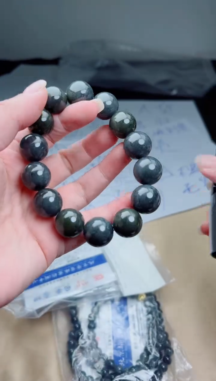 翡翠未镶嵌颈饰珠串