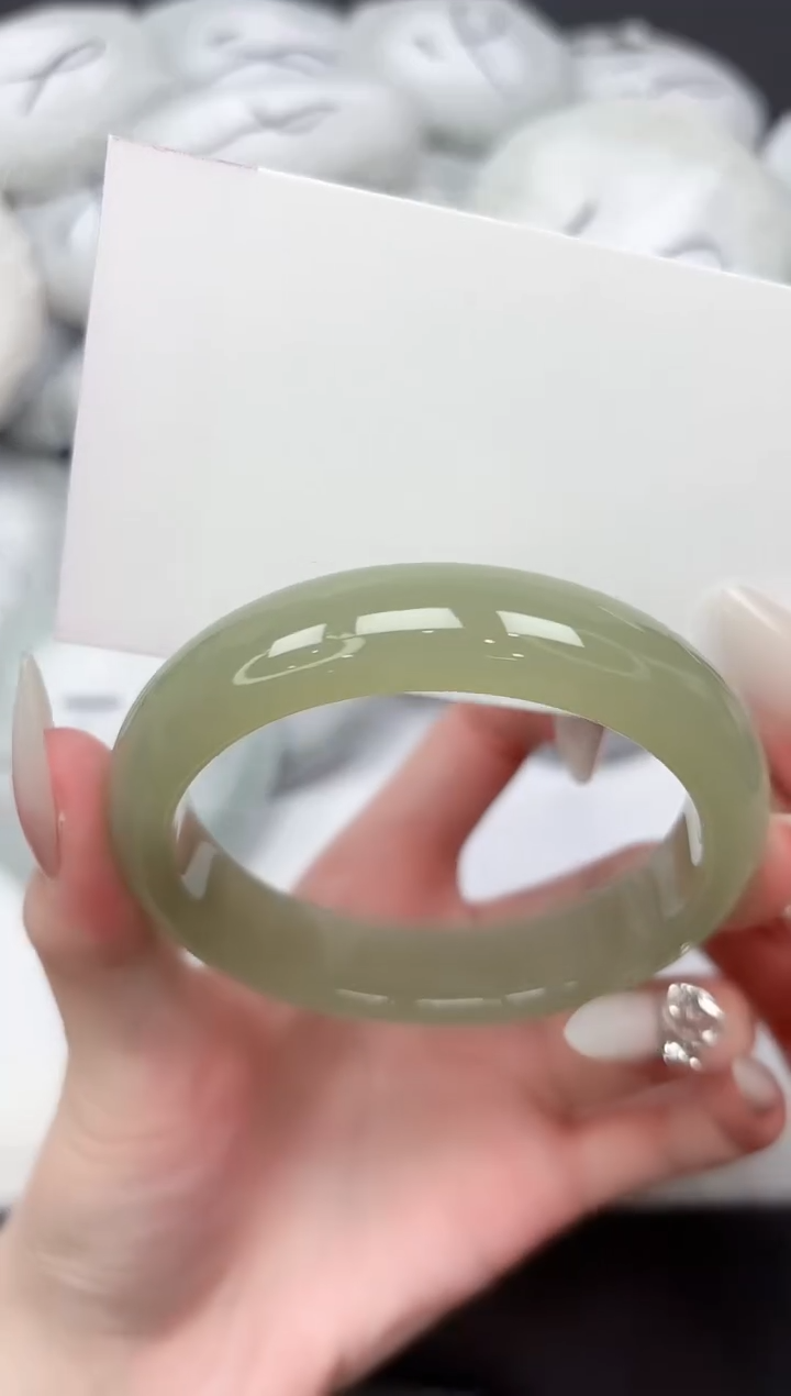 未镶嵌手镯石英质玉227-57.4