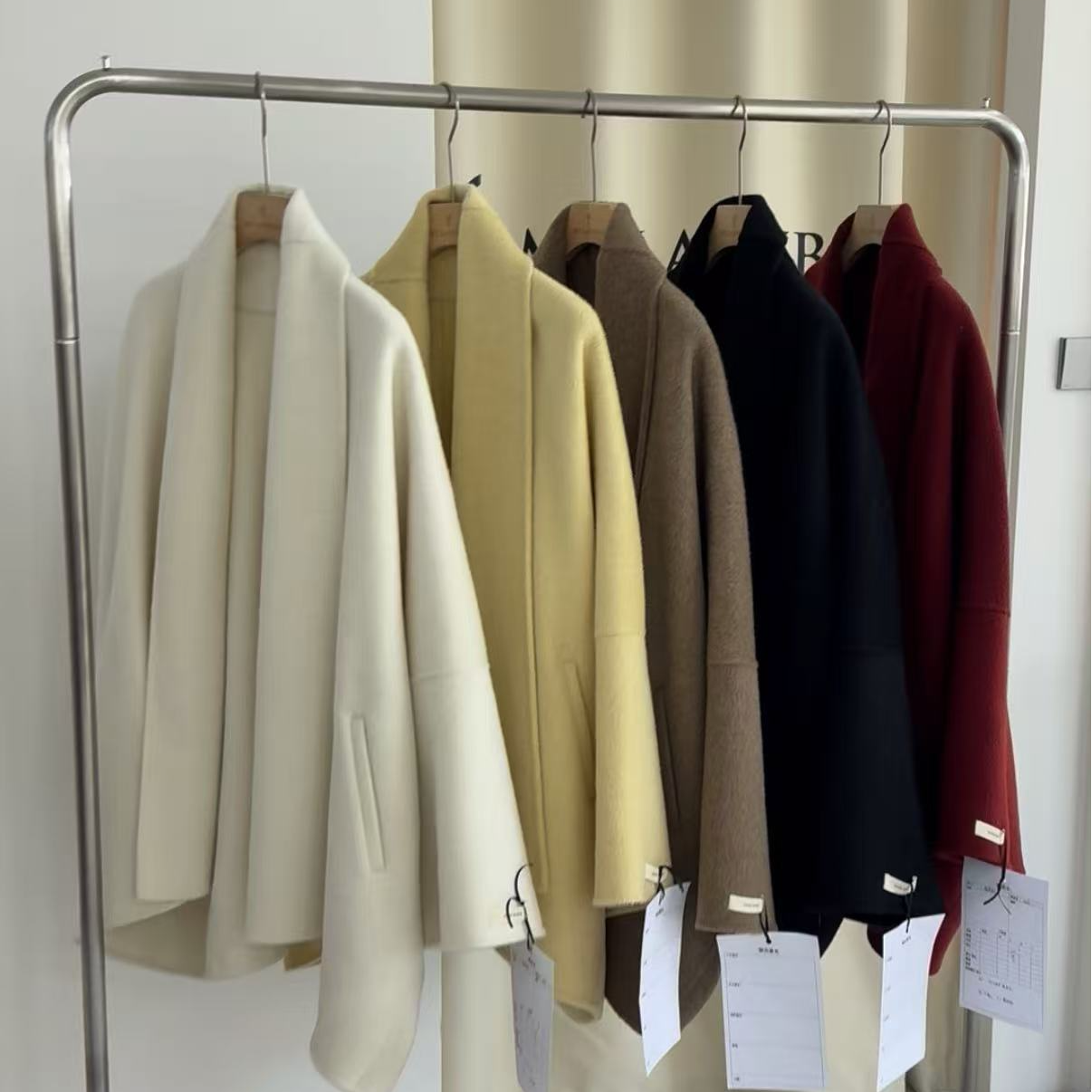 专属《慵懒千金》2025新款牦牛绒松弛感斗篷大衣高级设计感