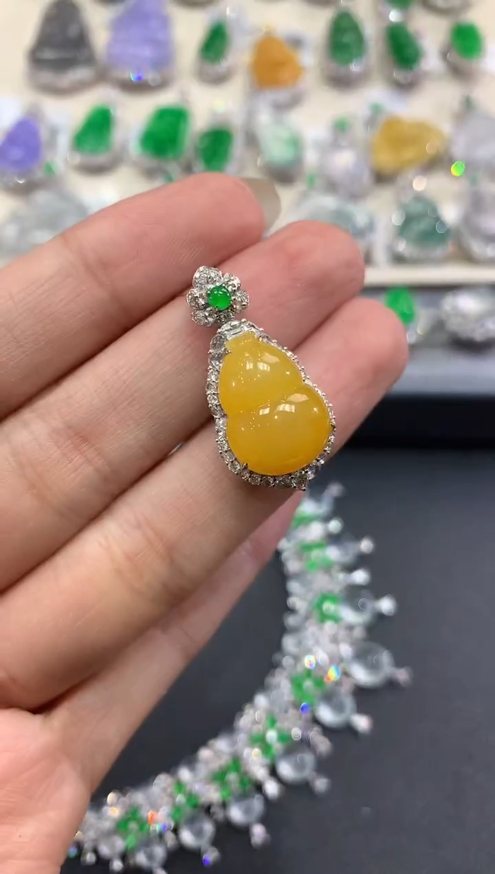 【闪购商品】翡翠吊坠(不含链)18K金镶嵌q218        