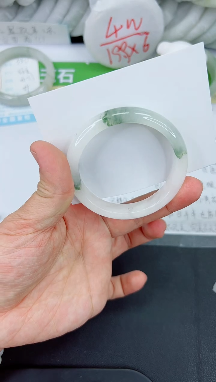 【闪购商品】石英质玉手镯未镶嵌381-55.1