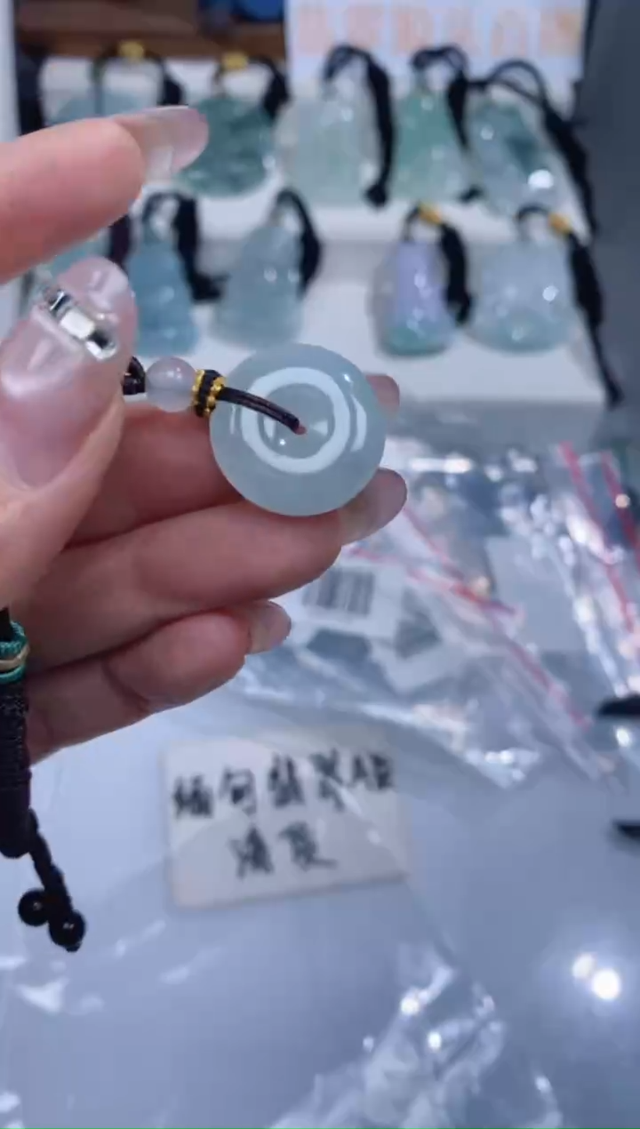 颈饰未镶嵌翡翠吊坠