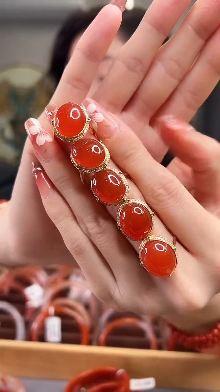 【闪购商品】南红玛瑙戒指18K金镶嵌/多样性发其一