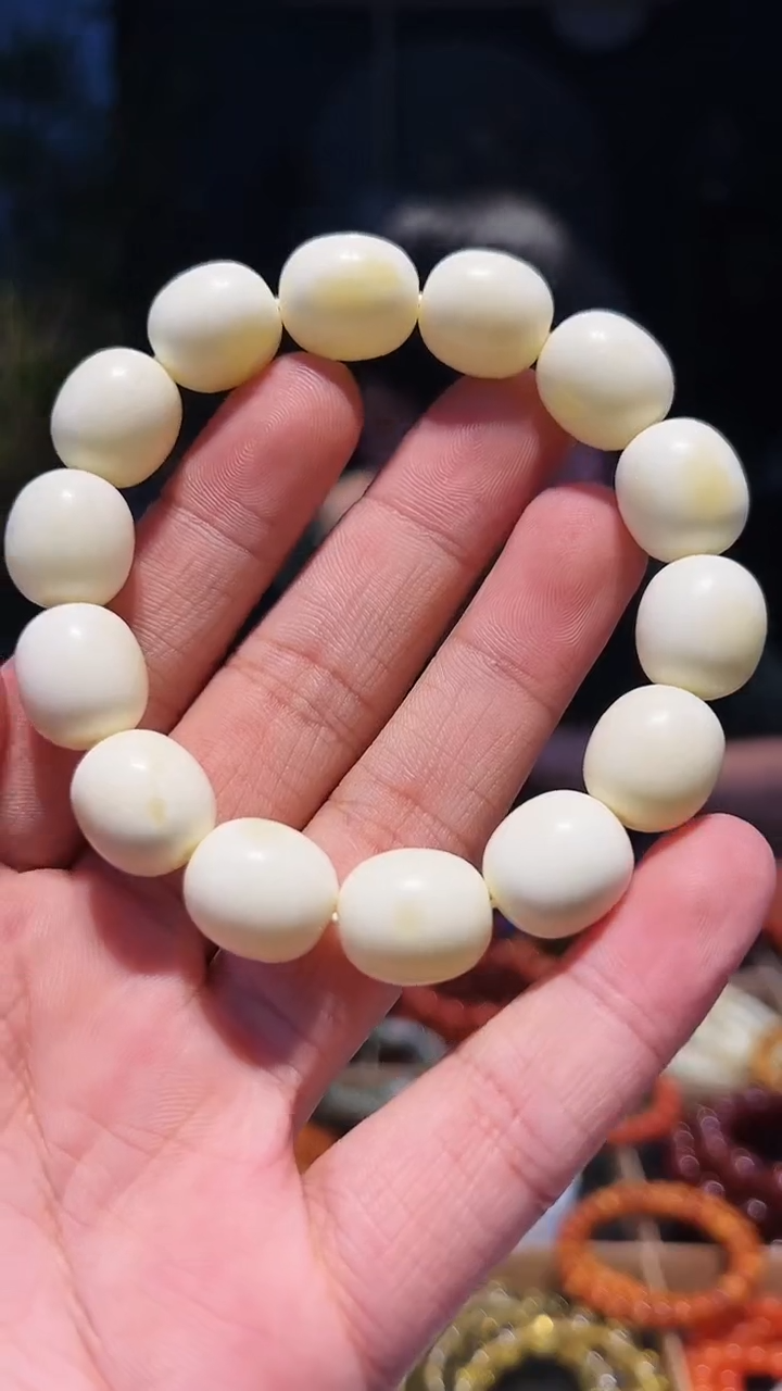 【闪购商品】蜜蜡手串未镶嵌13左右枣珠