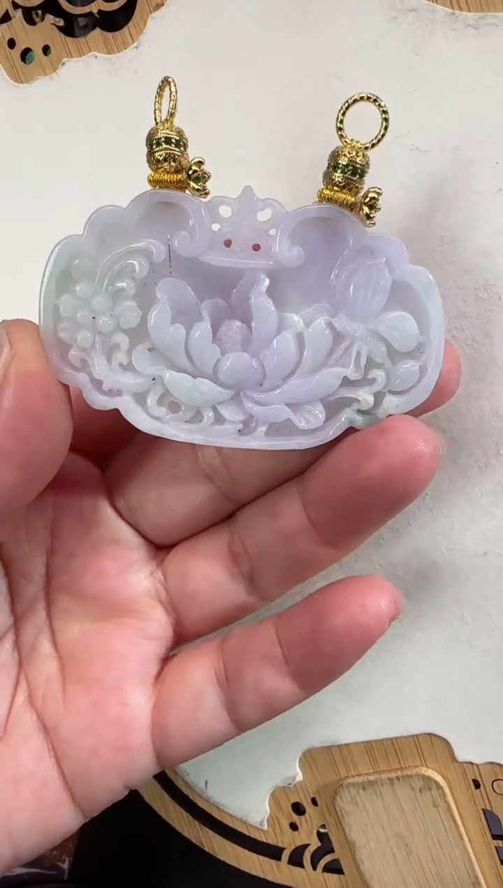 【闪购商品】翡翠颈饰未镶嵌牌子