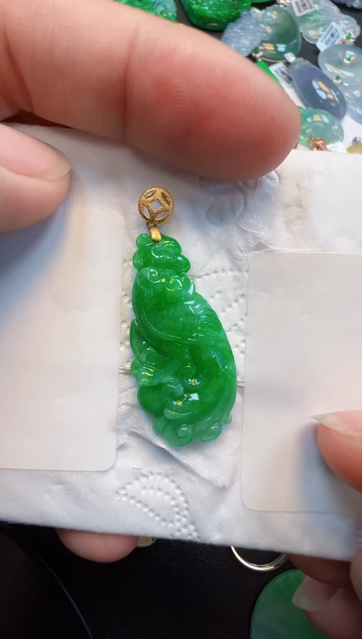 【闪购商品】翡翠吊坠(不含链)18K金镶嵌1580