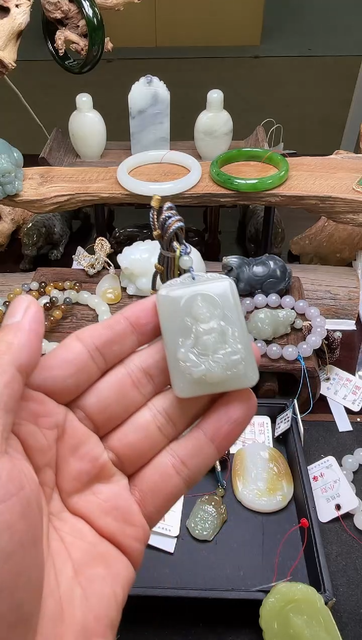 和田玉未镶嵌吊坠(不含链)且末青白 黄财神9008662