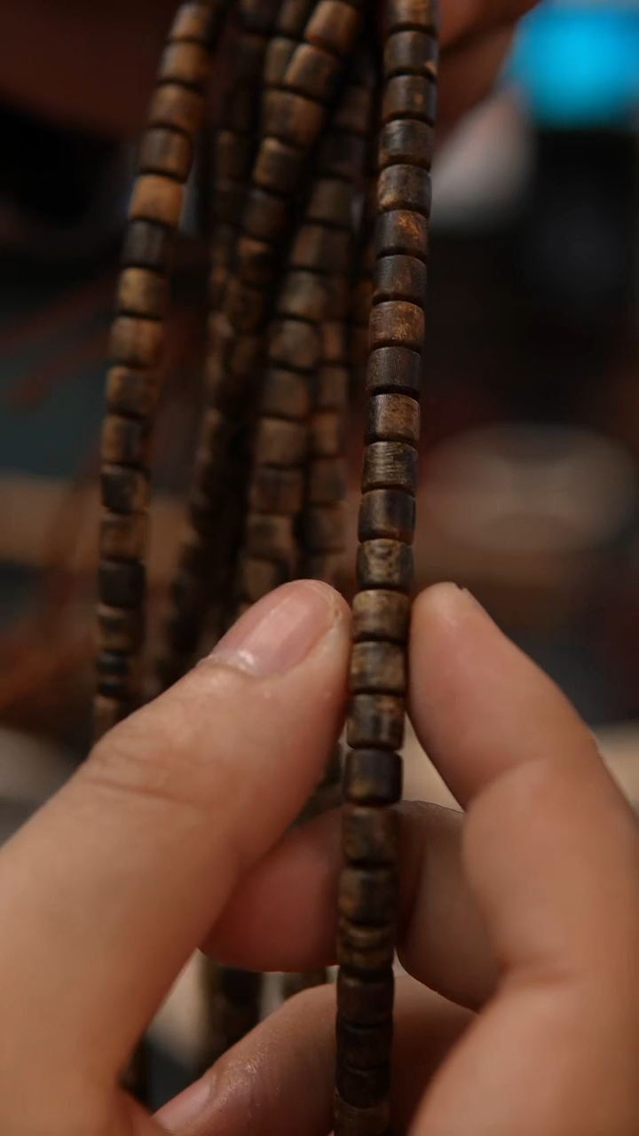 沉香手串尺寸6mm118颗白边无标