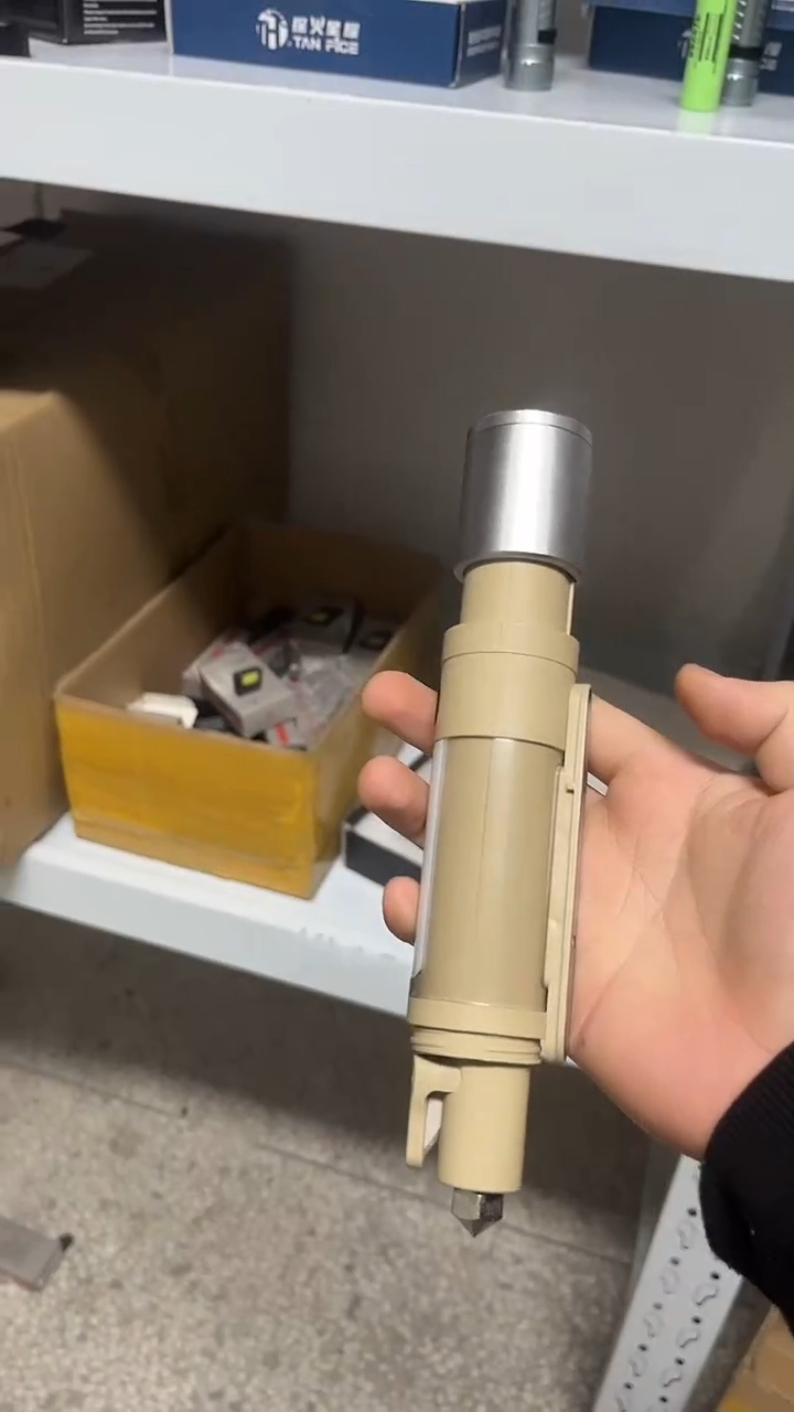 【小某米同款】168多功能车载应急露营变焦侧灯手电筒