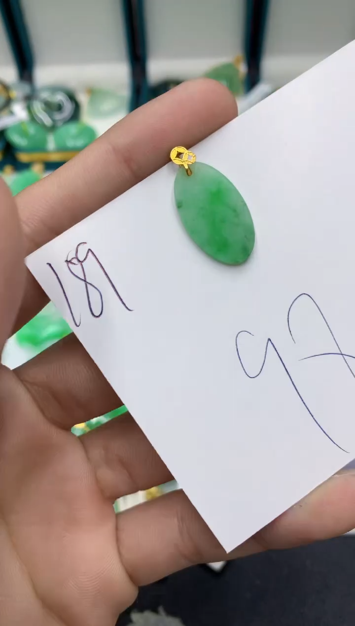 【闪购商品】翡翠颈饰18K金镶嵌翡翠