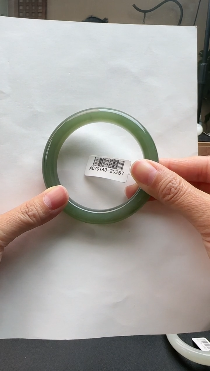 【闪购商品】和田玉手镯未镶嵌57+