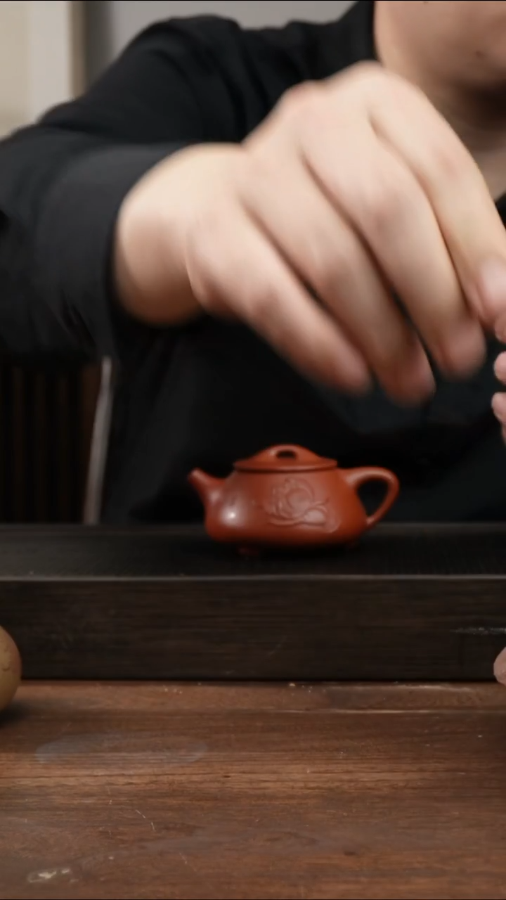 茶杯紫砂爱**地全手紫泥德钟     220CC  128差价  ！ 