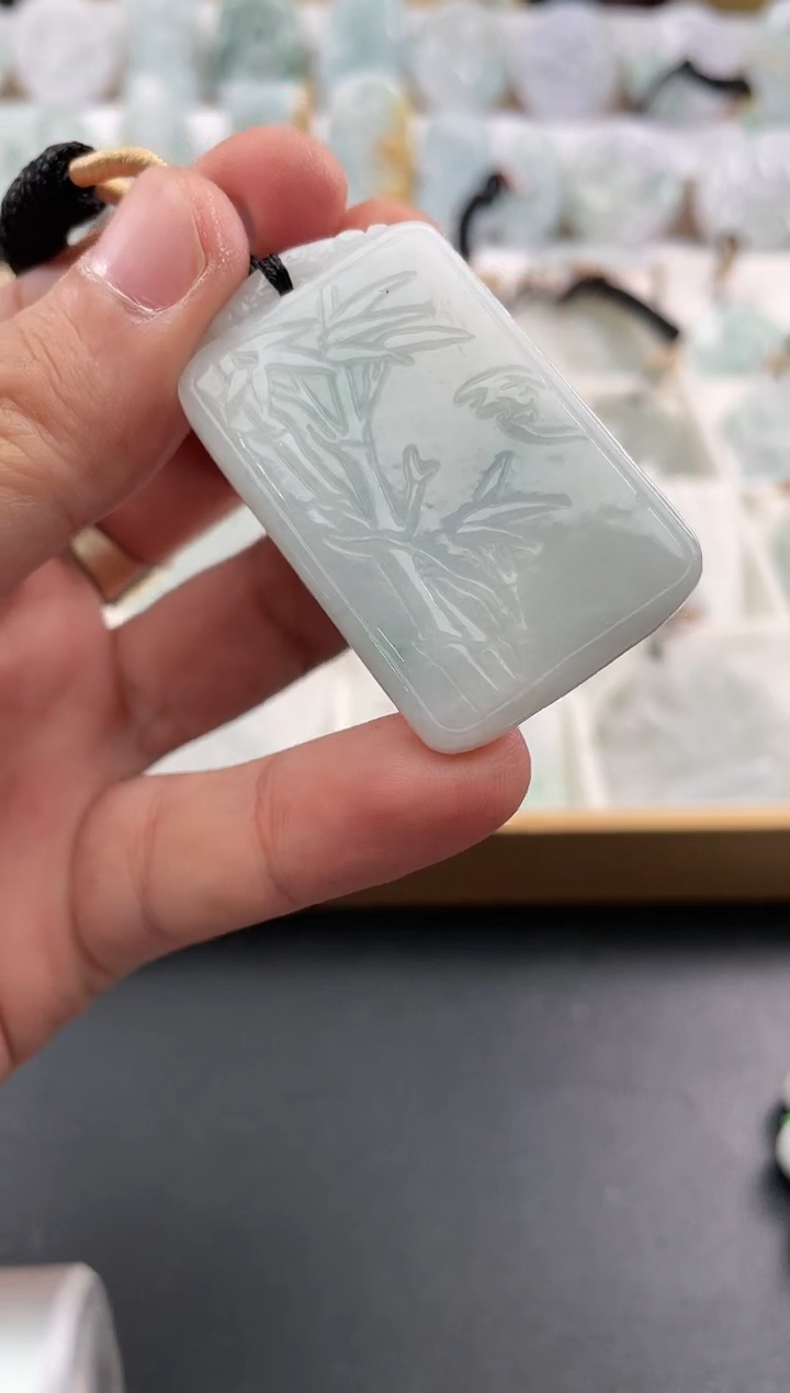 颈饰未镶嵌翡翠26/01/01/114