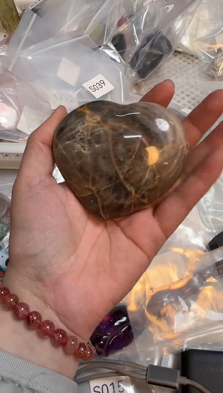 未镶嵌玛瑙/玉髓珠宝奇石M281