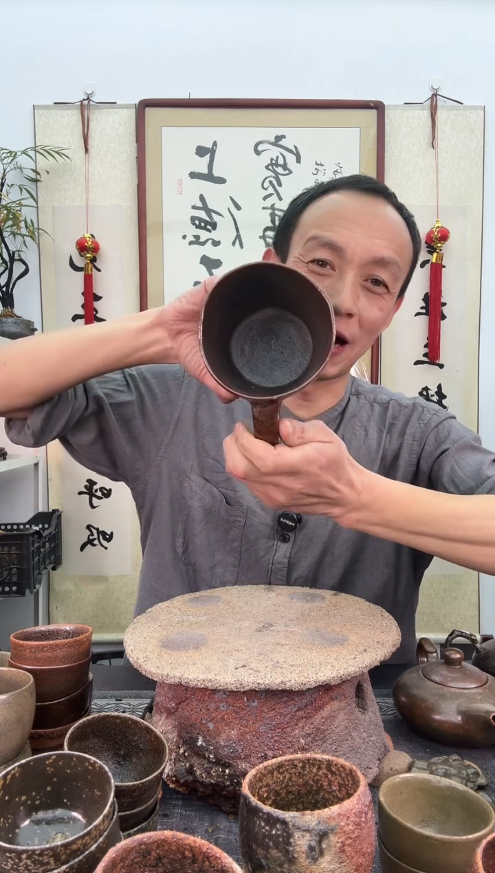 【闪购商品】瑕疵红色马克杯500毫升