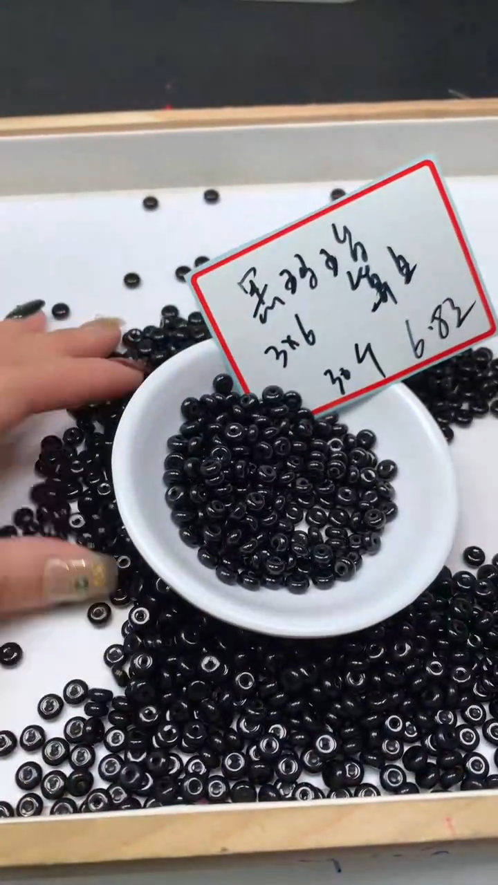 未镶嵌散珠玛瑙/玉髓B365 黑玛瑙算盘3*6mm30个6.8元