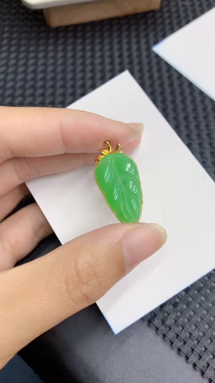【闪购商品】翡翠颈饰18K金镶嵌            8