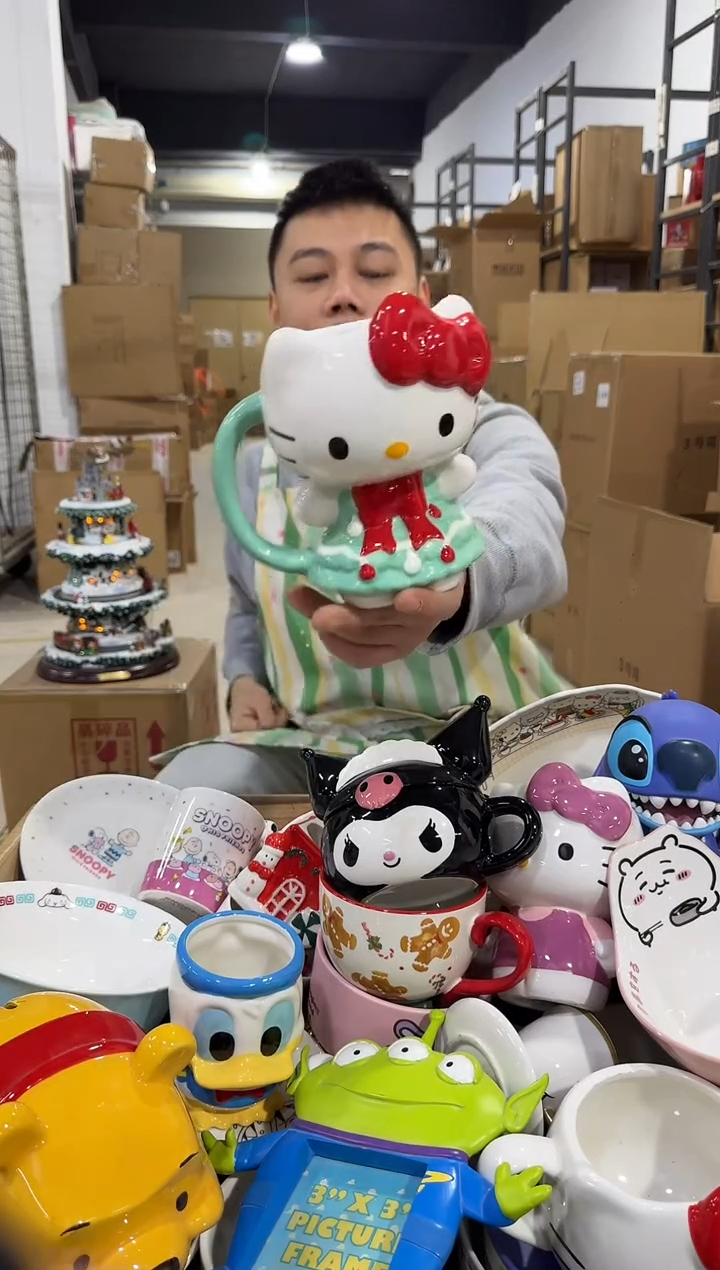 瓷片绿色裙子kt全身杯