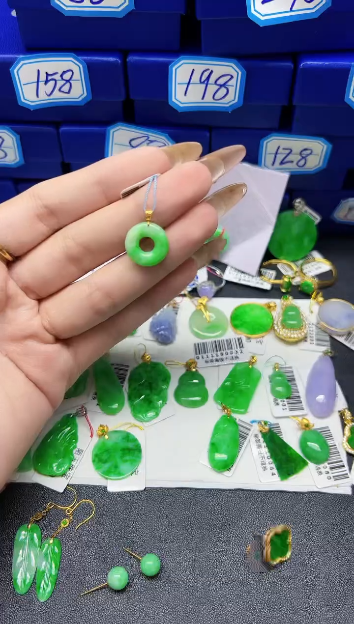 【闪购商品】翡翠颈饰18K金镶嵌Y缅料A货/支持复检/一件