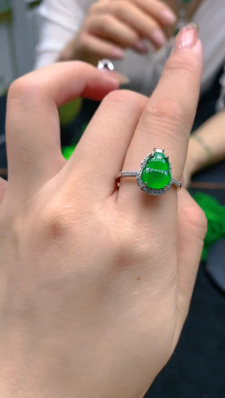 翡翠未镶嵌颈饰天然A货翡翠