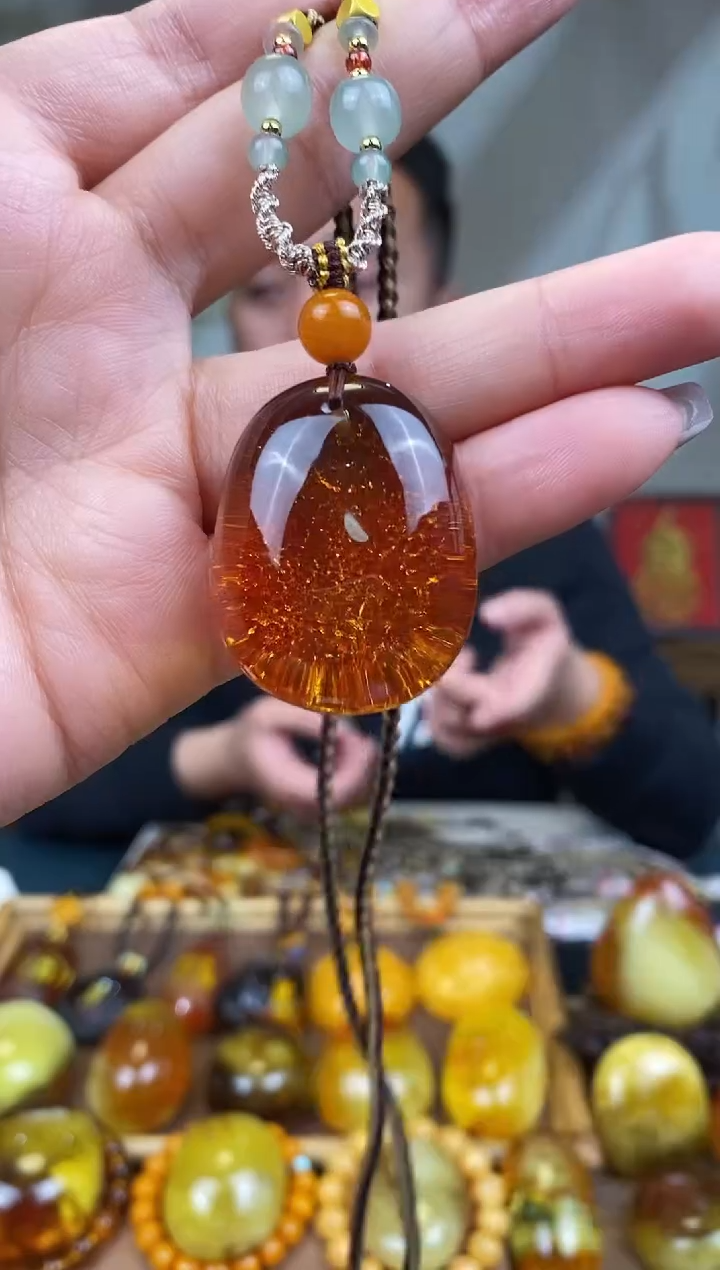 【闪购商品】琥珀裸石未镶嵌基地发货 一物一证 顺丰包邮