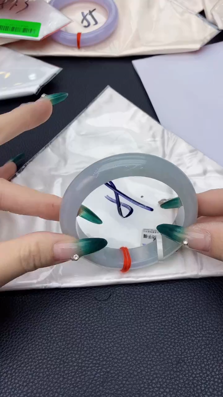 【闪购商品】翡翠手镯未镶嵌1068672576