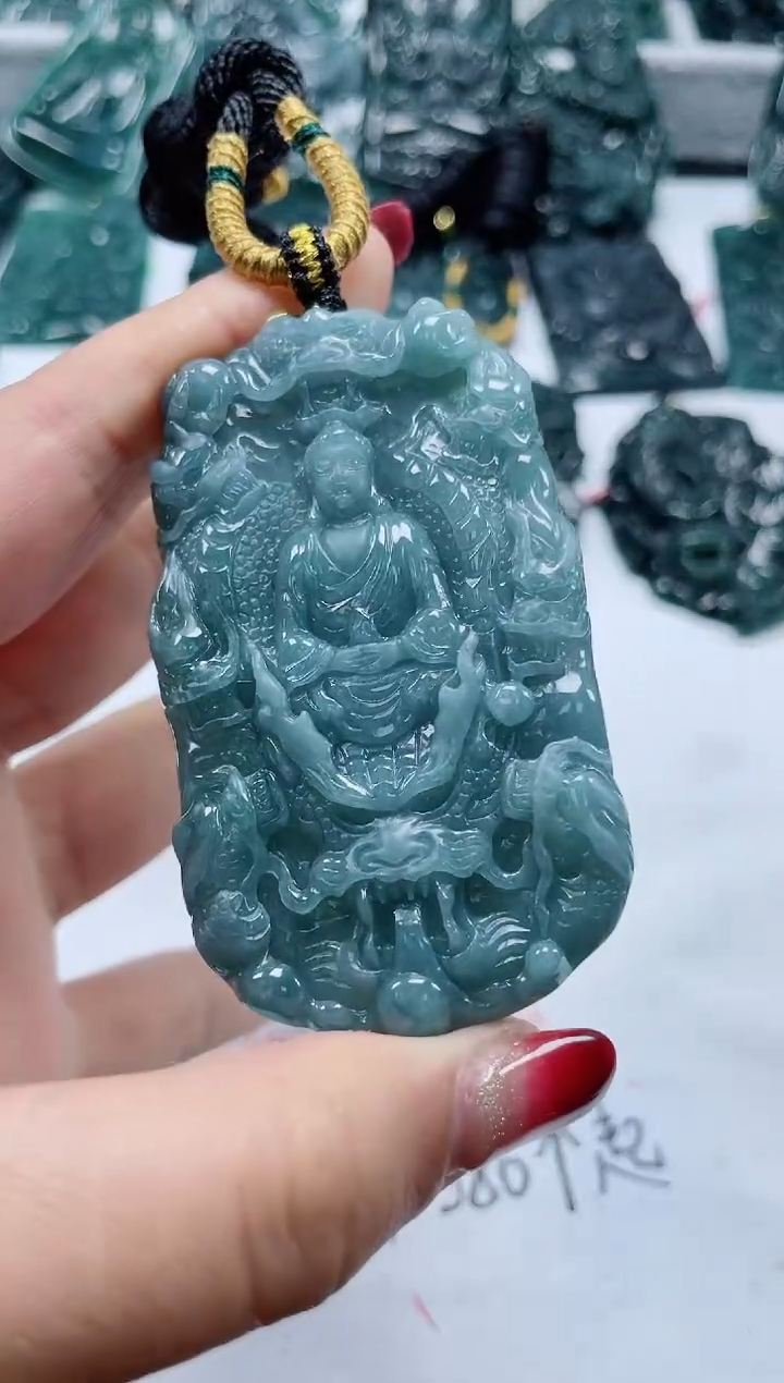 【闪购商品】翡翠颈饰未镶嵌