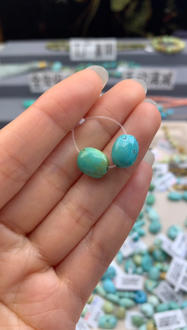 未镶嵌绿松石单珠一对茜.F75