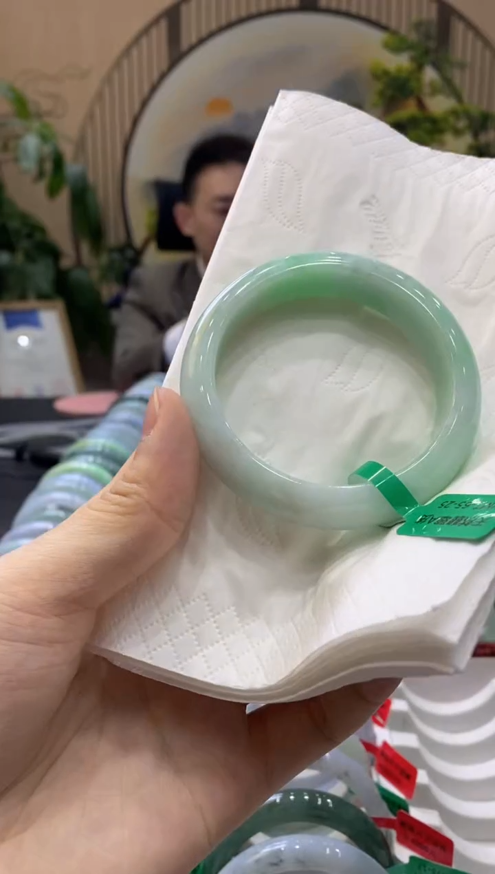 【闪购商品】翡翠手镯未镶嵌00002358