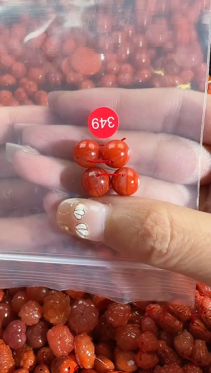 颈饰未镶嵌南红玛瑙1