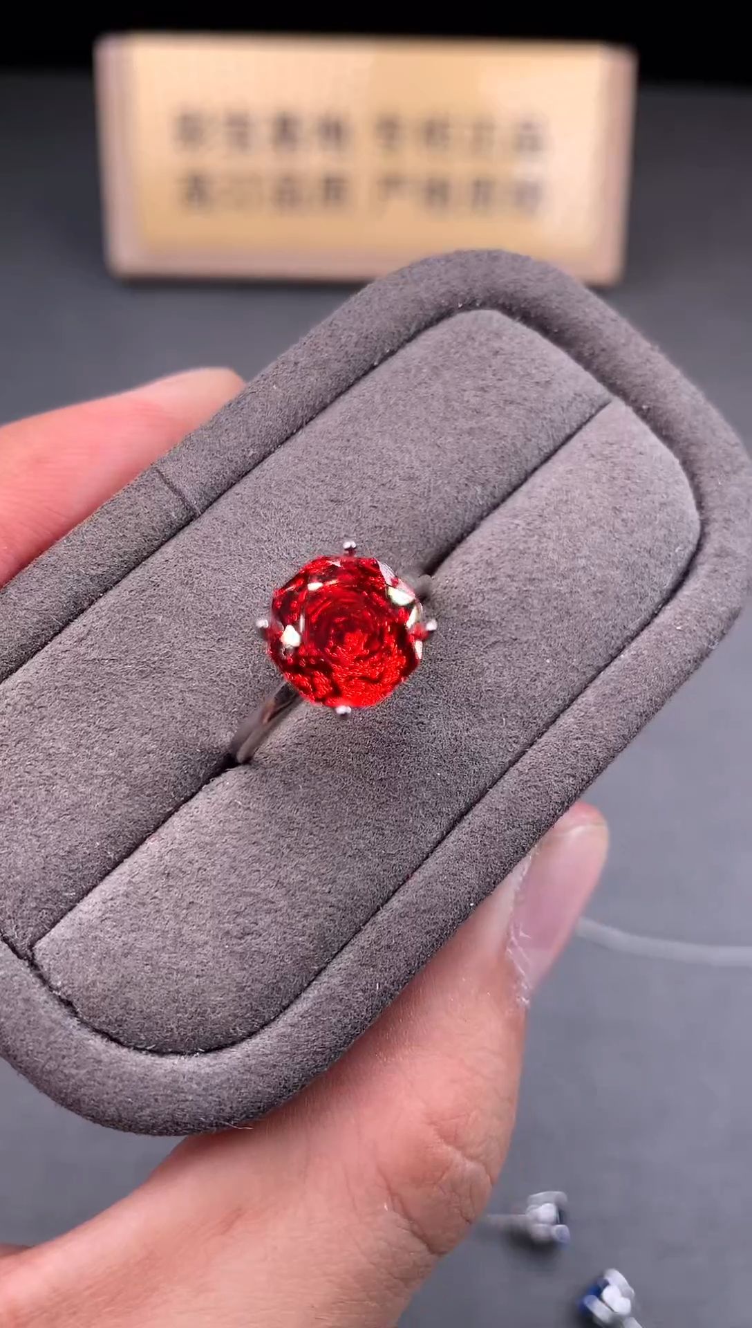 银S925镶嵌戒指石榴石2222