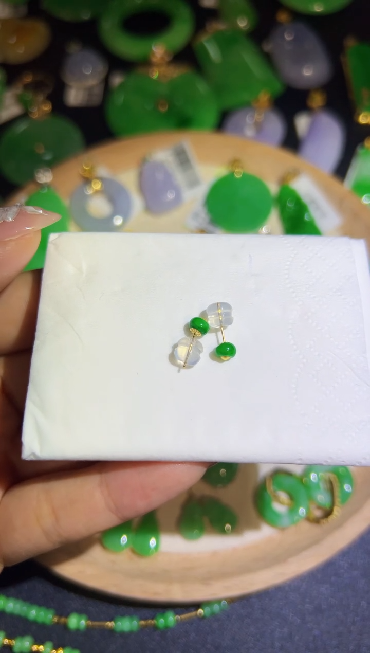 【闪购商品】翡翠耳饰18K金镶嵌Q缅料A货翡翠/多样性发货/一件