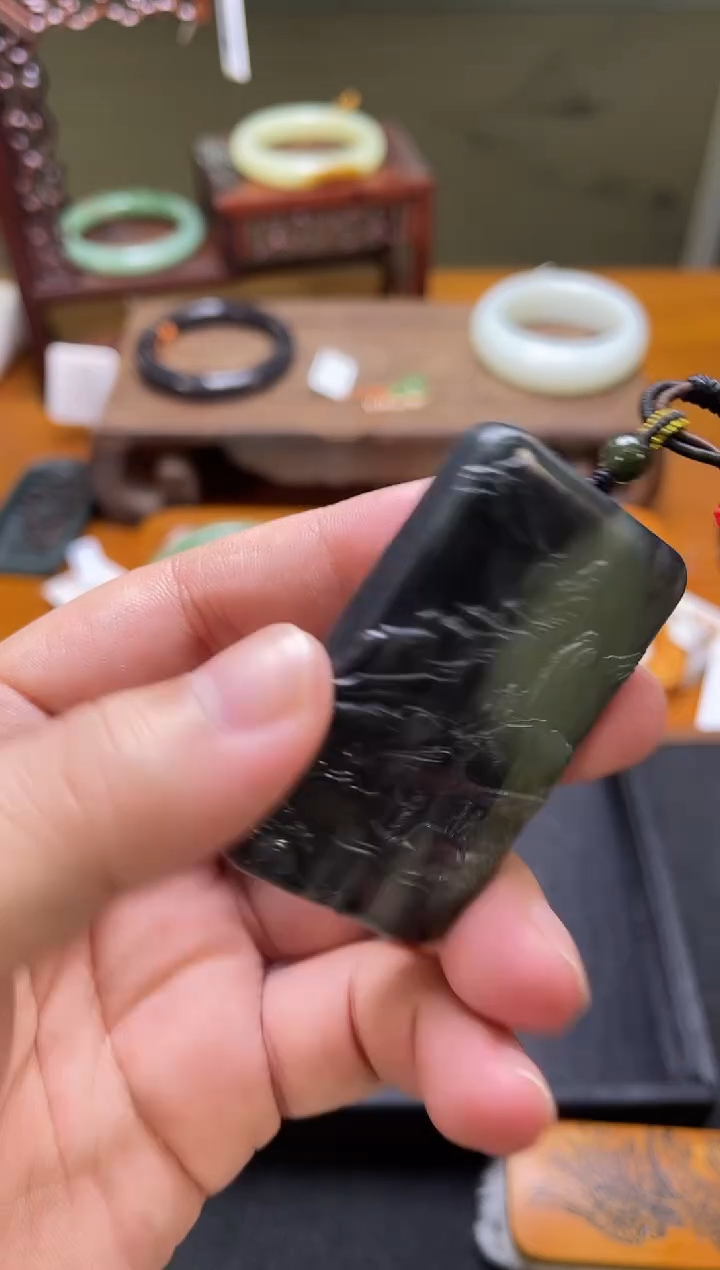 吊坠(不含链)未镶嵌和田玉若羌青花 山水牌 