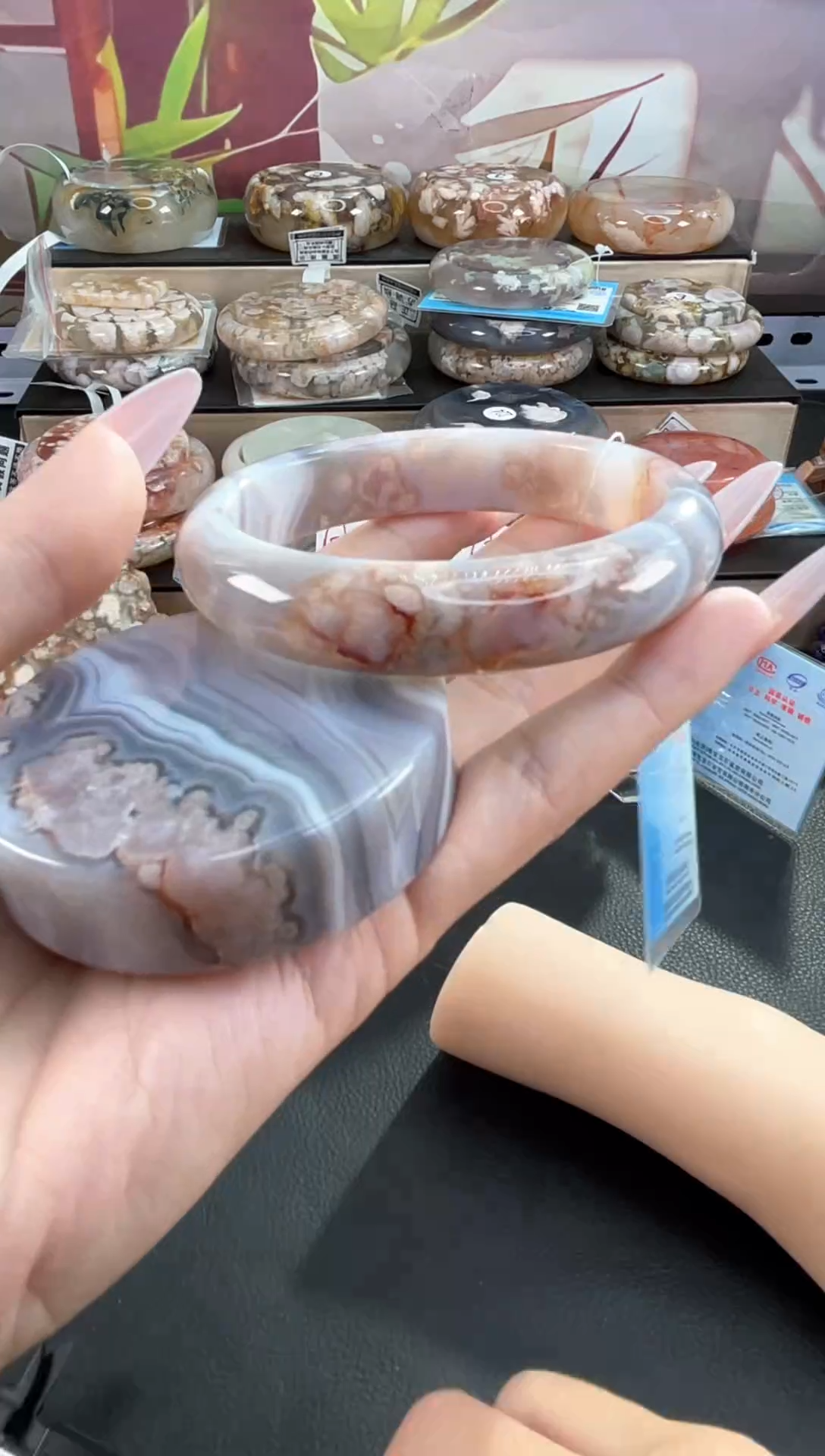 未镶嵌手镯石英质玉60