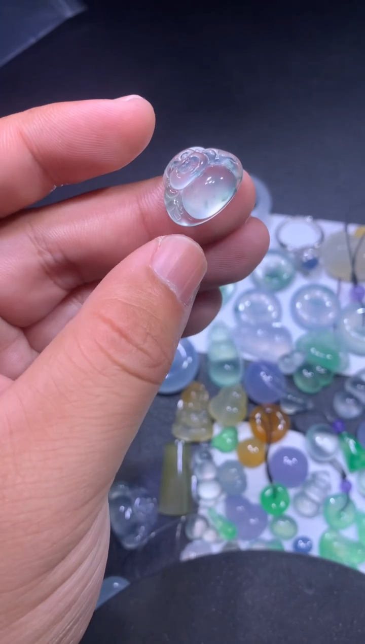 颈饰未镶嵌翡翠佛公