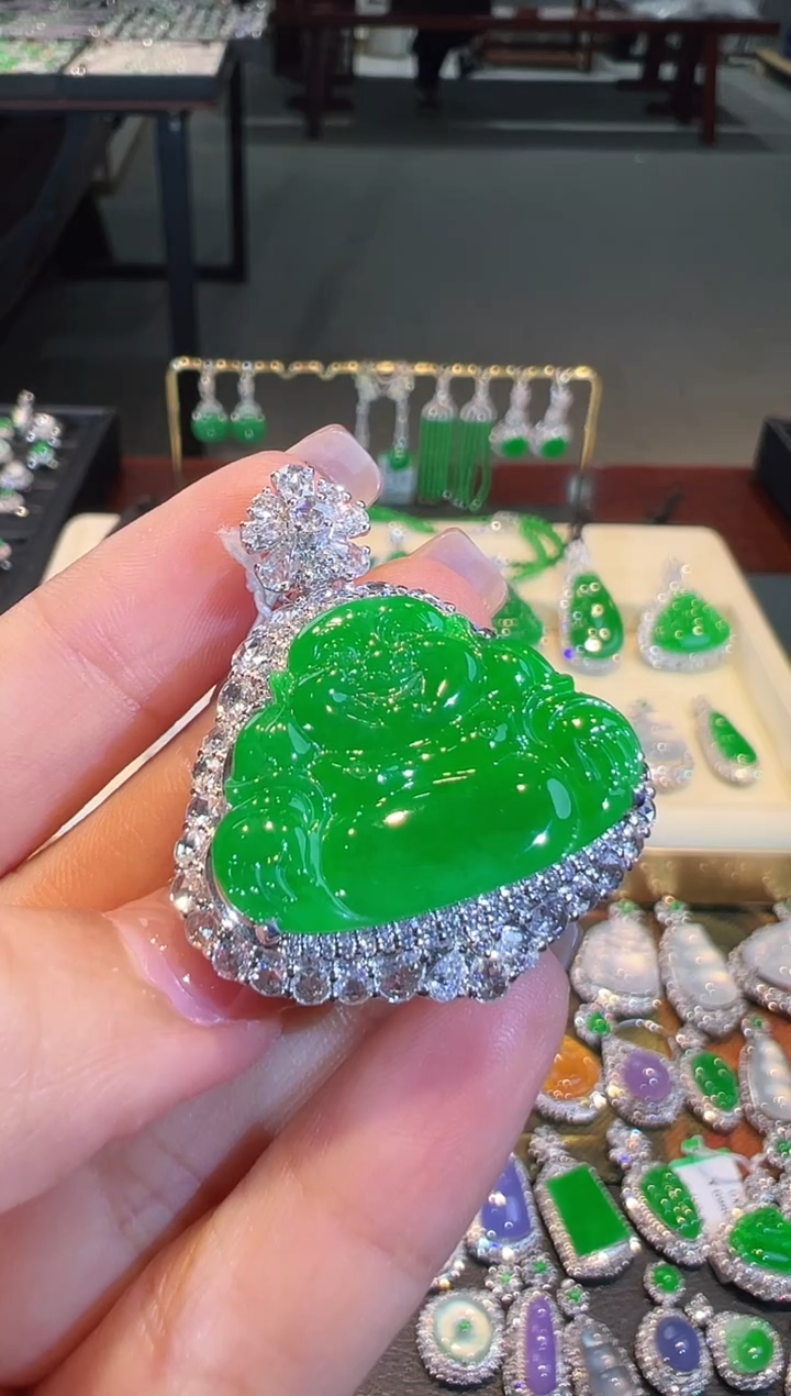 【闪购商品】翡翠吊坠(不含链)18K金镶嵌翡翠