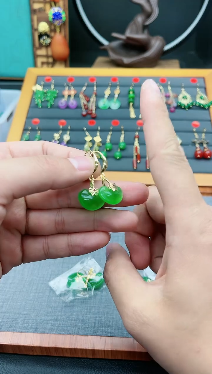 【闪购商品】玛瑙/玉髓耳钉银S925镶嵌7061000