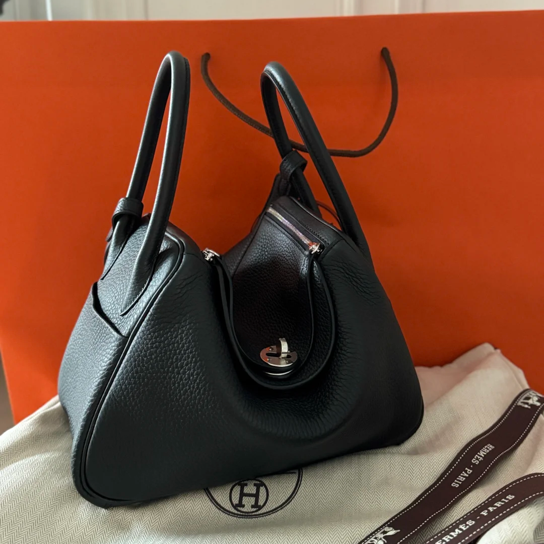 未使用 Hermes/爱马仕 大头活动Lindy 26 89黑色 TC皮 W刻 银扣包