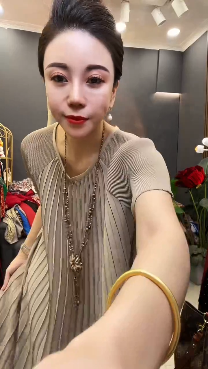 聚酯纤维（涤纶）咖色 百褶裙