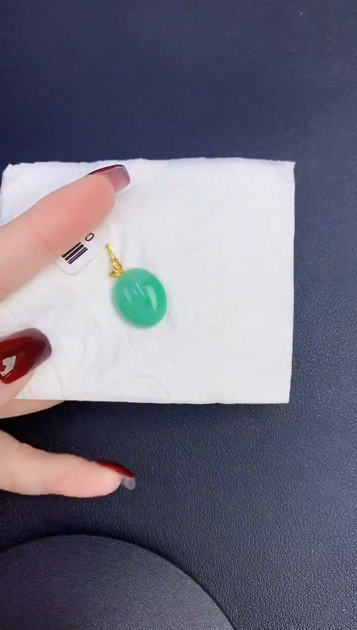 颈饰18K金镶嵌翡翠缅甸天然翡翠A货