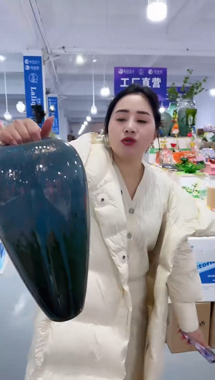 【闪购商品】玻璃安琪花瓶微瑕-5GG1